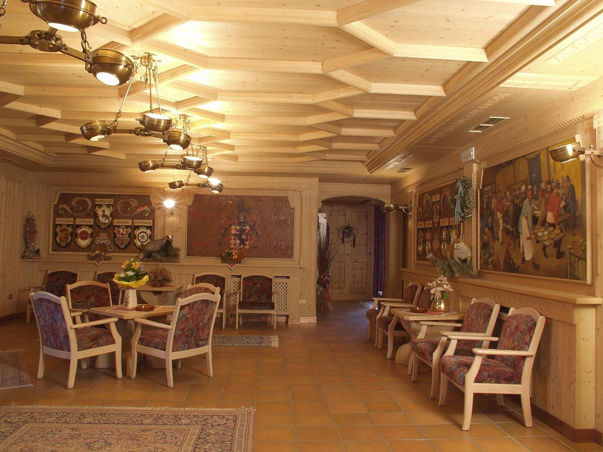 Hotel Villa Jolanda Ziano Di Fiemme Exterior photo